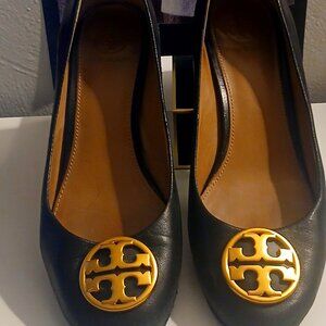 TORY BURCH black leather Janey pumps Size 7.5